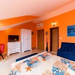 Adrian - Six Bedroom With Swimming Pool And Sea View Willa