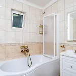 Willa Adrian - Six Bedroom With Swimming Pool And Sea View *