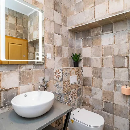 Вилла Adrian - Six Bedroom With Swimming Pool And Sea View