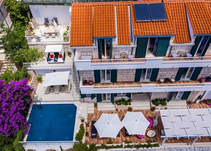 Adrian - Six Bedroom With Swimming Pool And Sea View Vila *