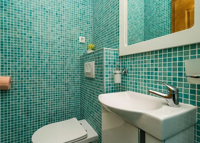 Adrian - Six Bedroom With Swimming Pool And Sea View Vila *