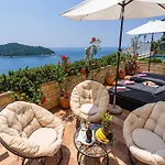 Adrian - Six Bedroom With Swimming Pool And Sea View Vila *
