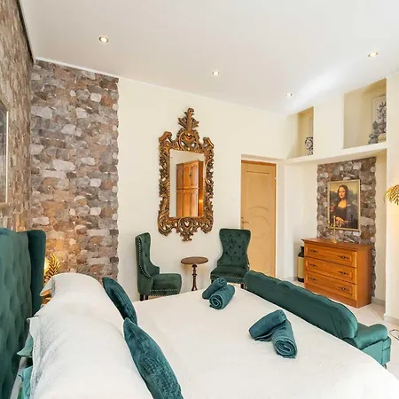 Villa Adrian - Six Bedroom With Swimming Pool And Sea View *