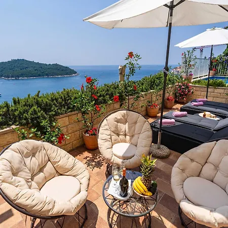 Adrian - Six Bedroom With Swimming Pool And Sea View וילה *