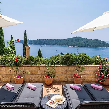 Villa Adrian - Six Bedroom With Swimming Pool And Sea View