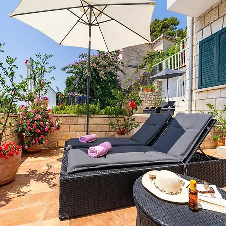 Adrian - Six Bedroom With Swimming Pool And Sea View Villa *