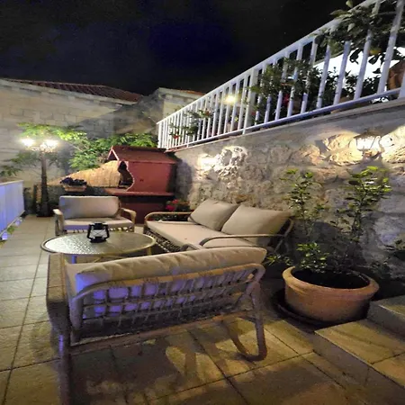 Adrian - Six Bedroom With Swimming Pool And Sea View Villa *