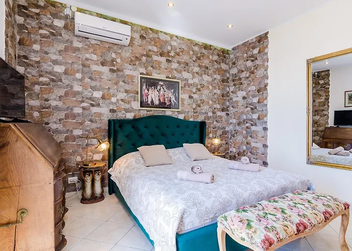 Adrian - Six Bedroom With Swimming Pool And Sea View Willa Dubrownik