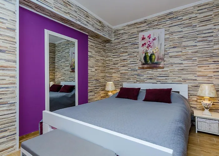 Adrian - Six Bedroom With Swimming Pool And Sea View Willa *