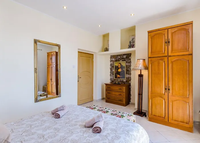 Adrian - Six Bedroom With Swimming Pool And Sea View *