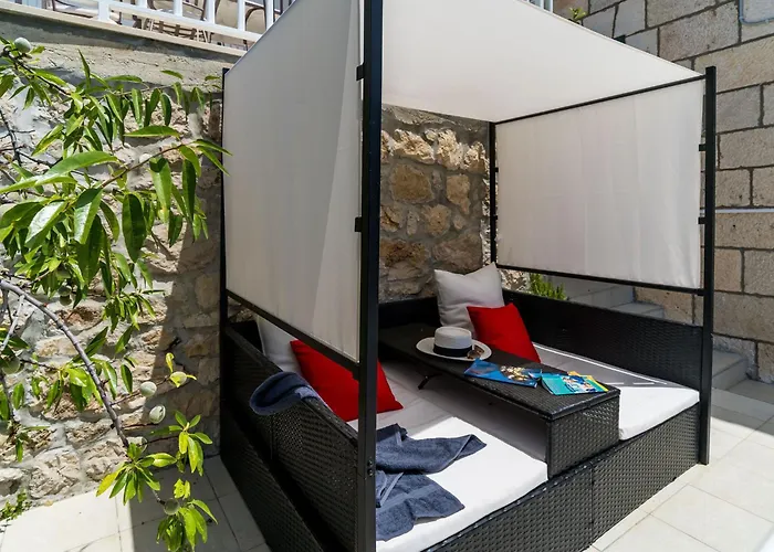 Adrian - Six Bedroom With Swimming Pool And Sea View Willa Dubrownik