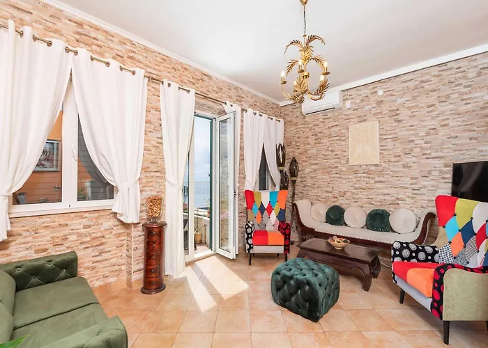 Villa Adrian - Six Bedroom With Swimming Pool And Sea View