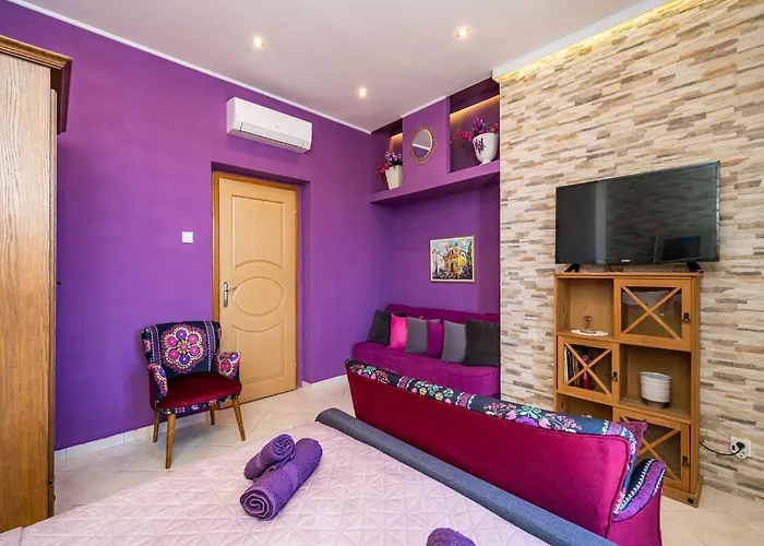 Adrian - Six Bedroom With Swimming Pool And Sea View Willa *