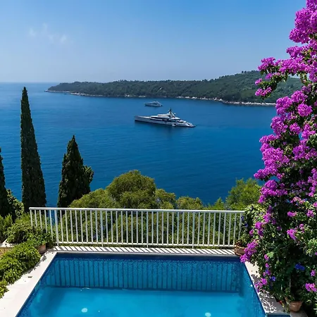 Villa Adrian - Six Bedroom With Swimming Pool And Sea View