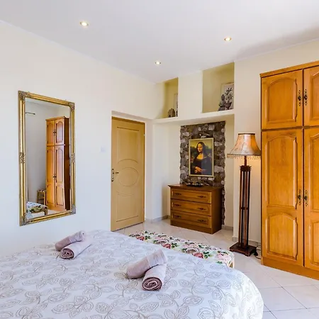 Adrian - Six Bedroom With Swimming Pool And Sea View *