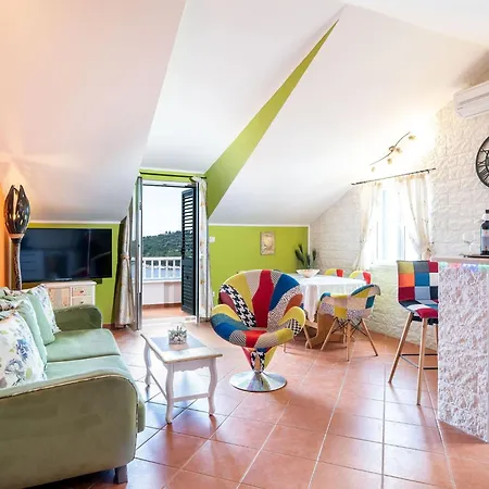 Adrian - Six Bedroom With Swimming Pool And Sea View