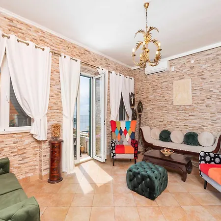 Villa Adrian - Six Bedroom With Swimming Pool And Sea View