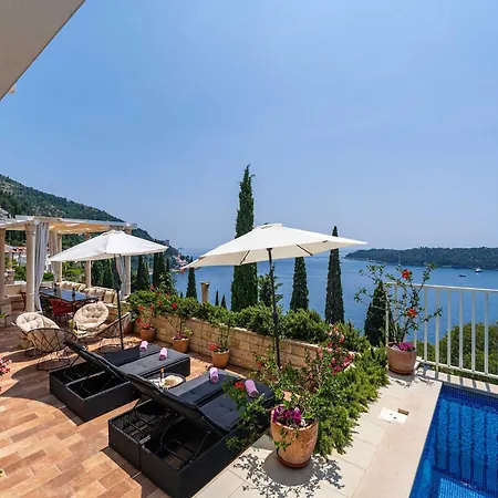 Adrian - Six Bedroom With Swimming Pool And Sea View